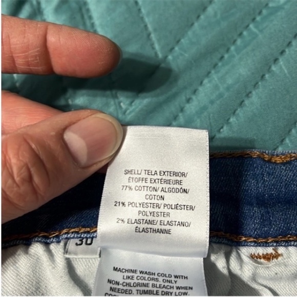 Hudson Vivid Skirt Stretch Raw Hem Size: 30 - Picture 9 of 9